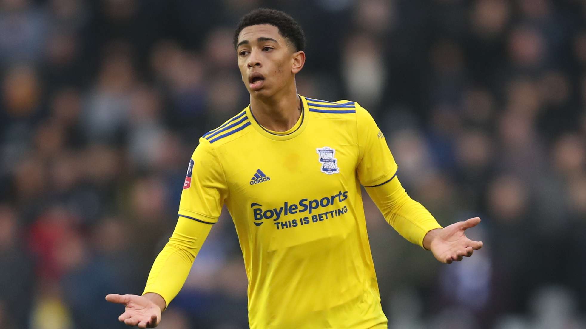 層與中場攔 層與中場攔